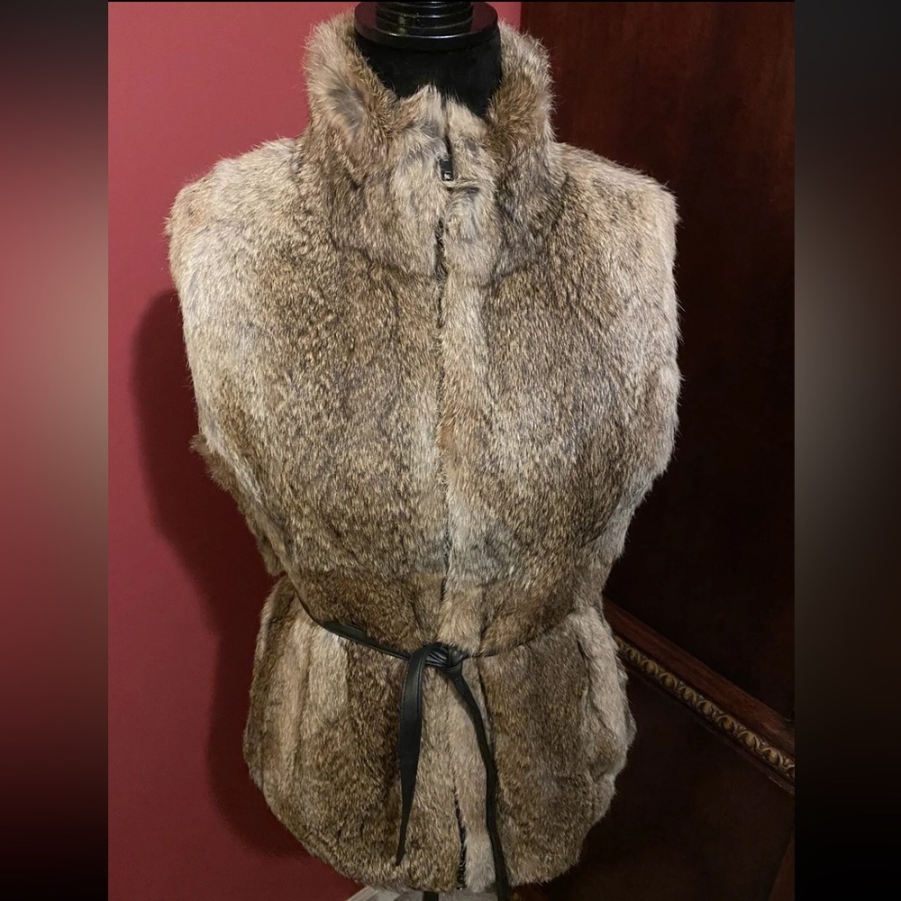 EXPRESS NEW WORLD WOMEN'S RABBIT ZIP FRONT VEST WITH BELT - SIZE M